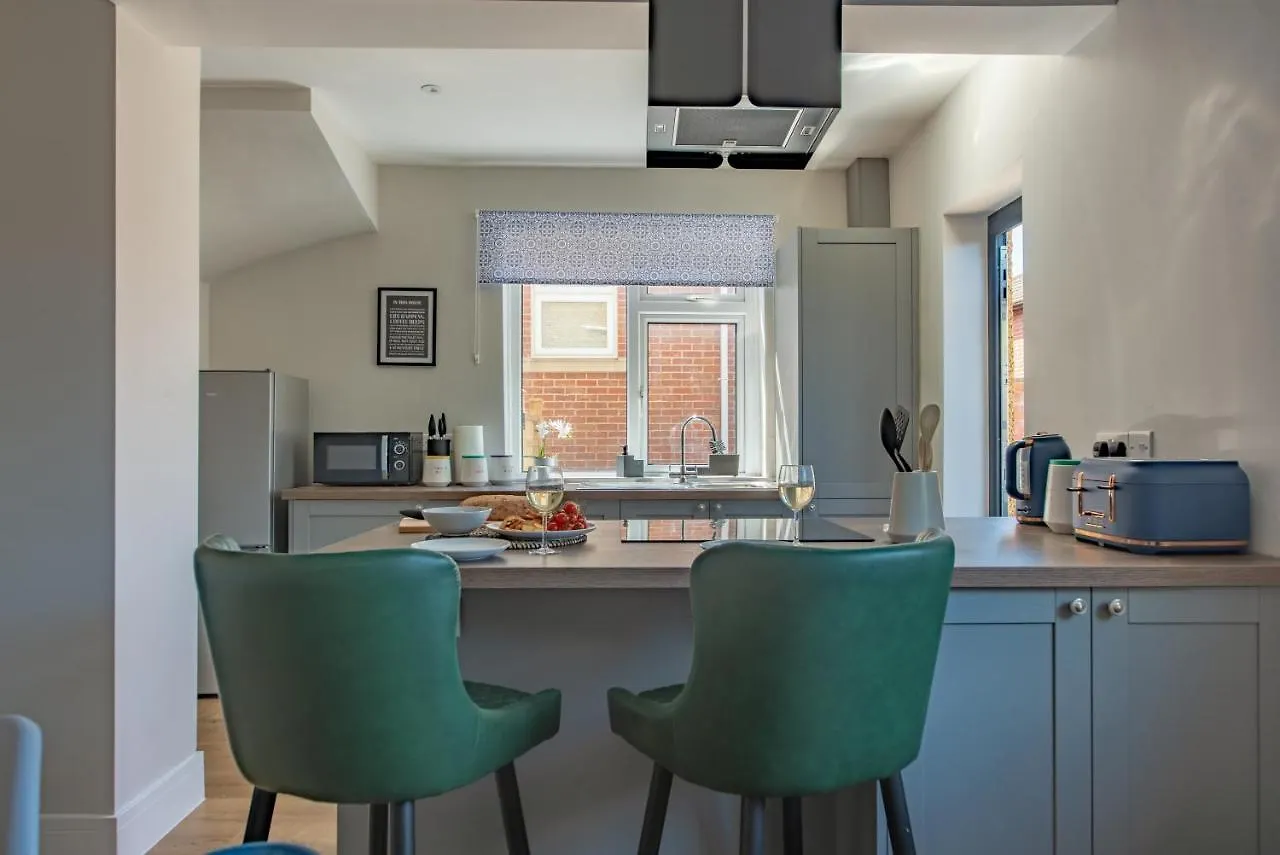 Spacious Southampton House Sanctuary In The City Holiday home