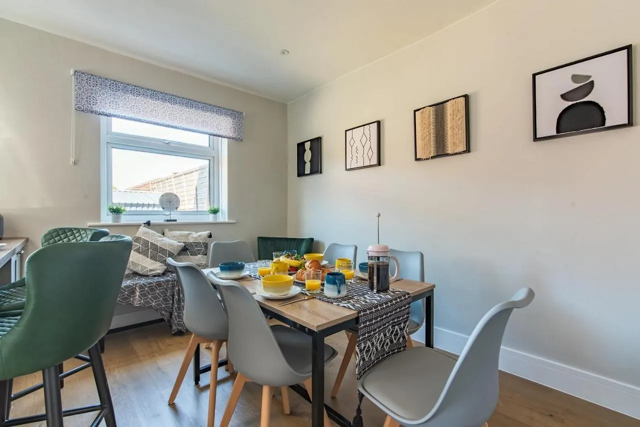 Spacious Southampton House Sanctuary In The City 0*,  United Kingdom