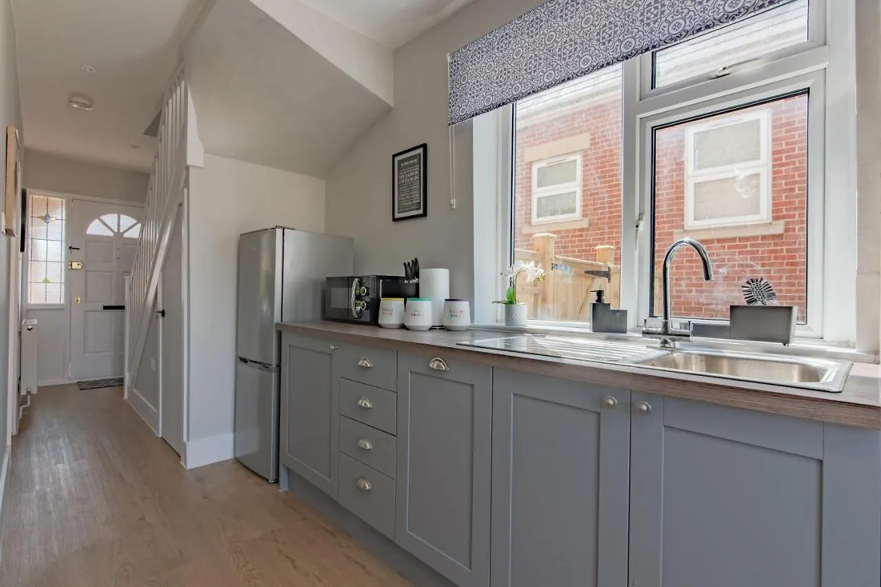 Spacious Southampton House Sanctuary In The City 0*,