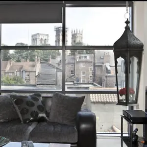  Apartment Churchill Two Bedroom With Free Parking And The Minster View United Kingdom
